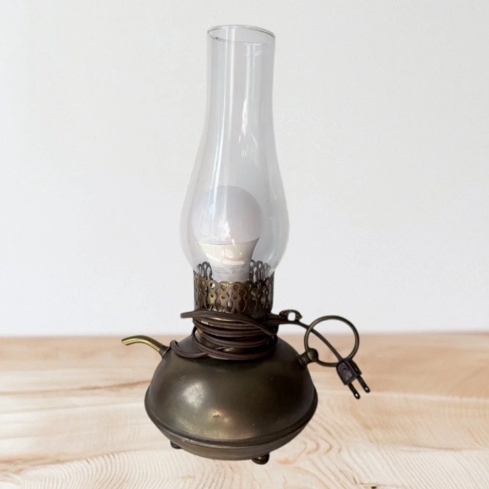 Antique-Style Brass Table Lamp with Clear Glass Chimney - Brass Finish
